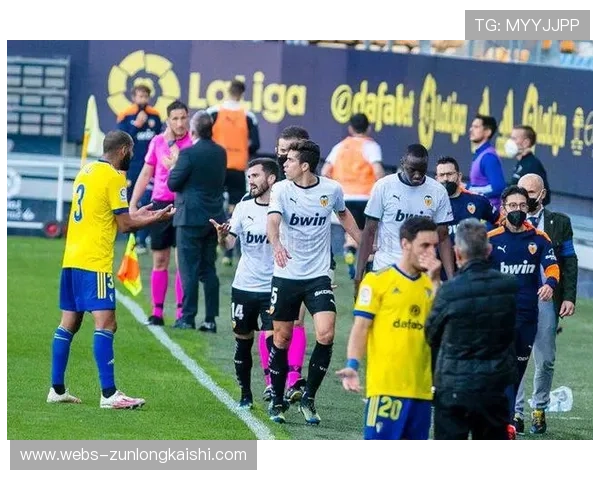 西甲裁判执法标准不一，多队呼吁技术改革